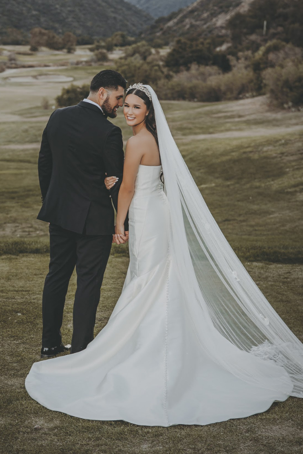 Valeria Alfaro in oberon wedding dress by pronovias